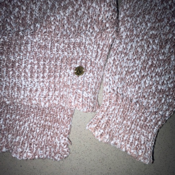 Volcom sweater. Its a little oversized size small - Picture 5 of 7